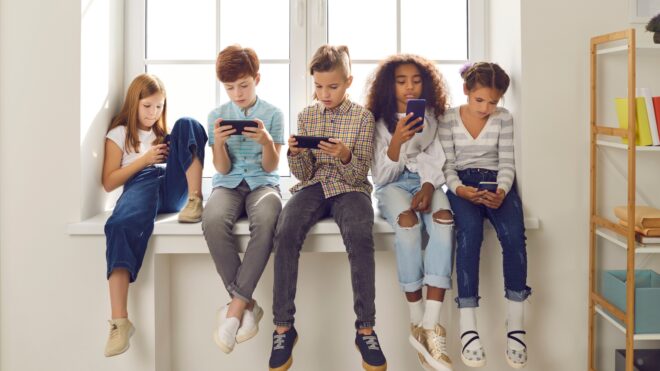 kids on phones