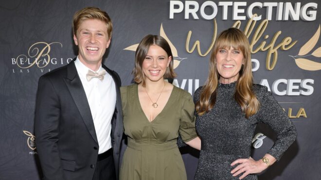 Robert Irwin, Bindi Irwin and Terri Irwin attend the Steve Irwin gala to support the Wildlife Warriors conservationist organization